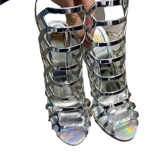 Holographic View Silver High Heels with cage design - Picture 2 of 11